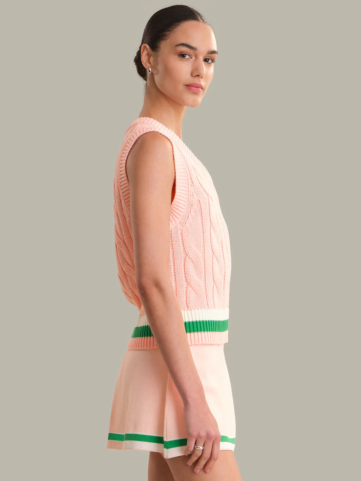 525 Elle Cable V-Neck Vest