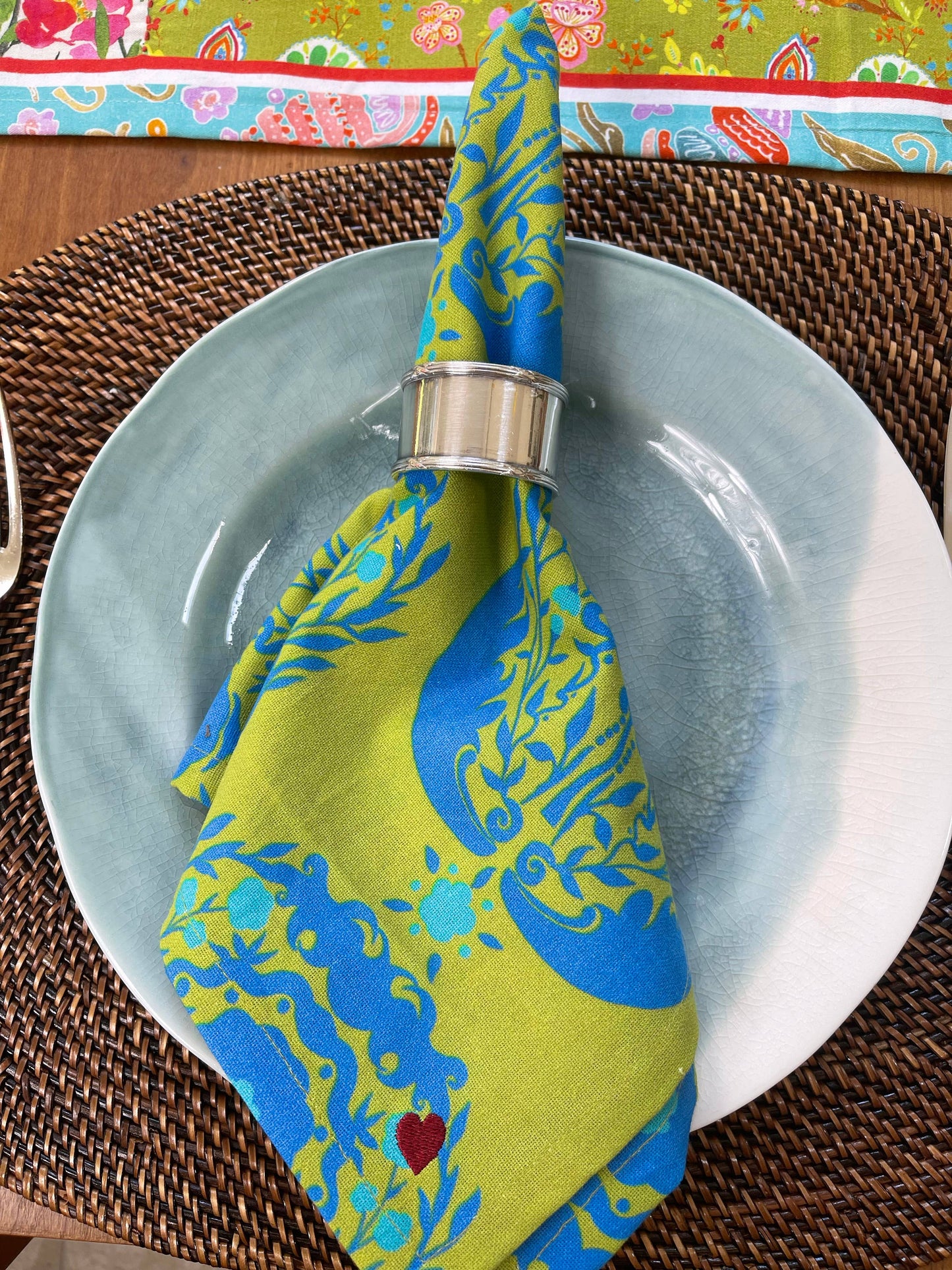 A Touch Of Love Napkin - ROUNDHILL