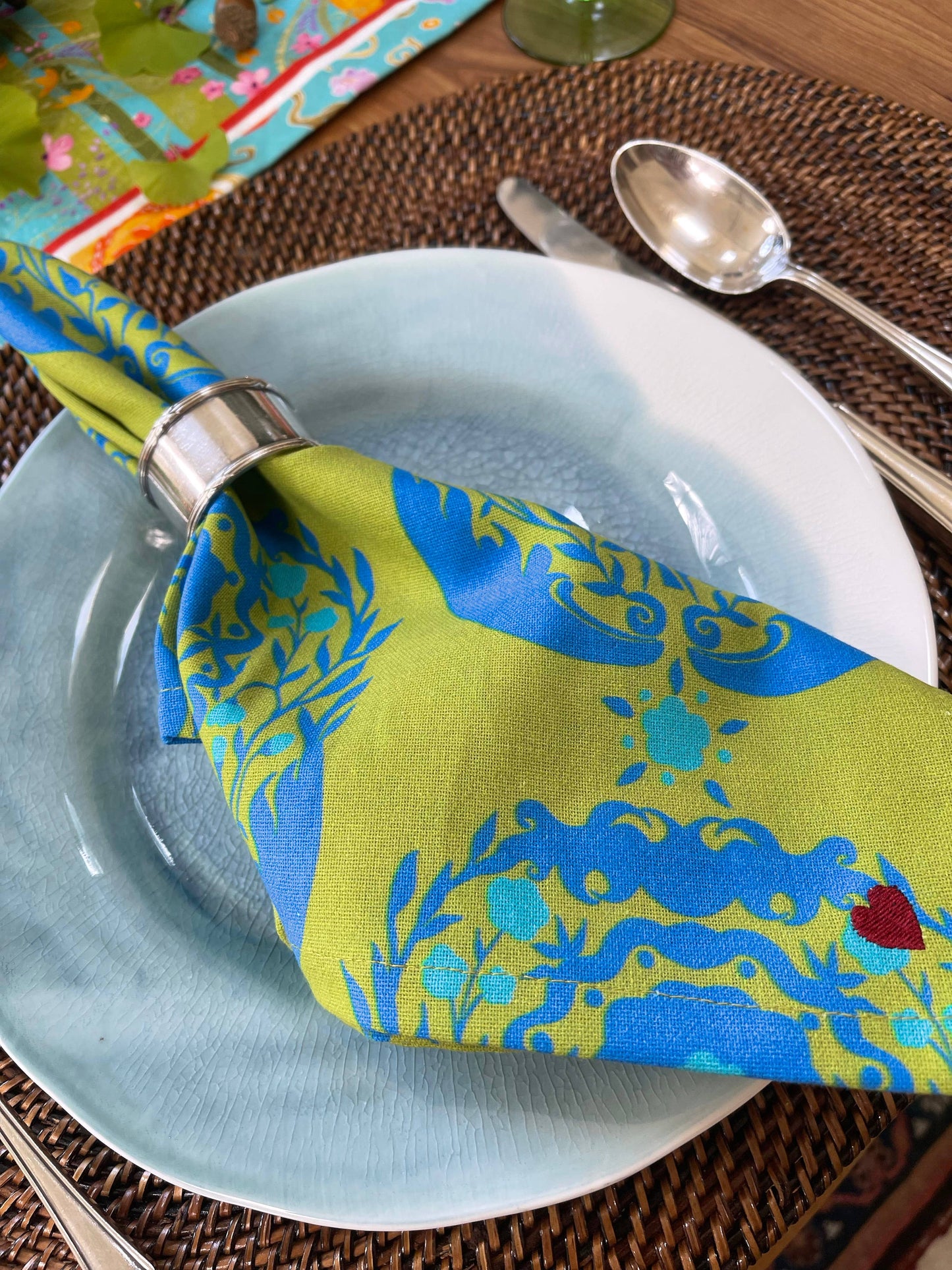 A Touch Of Love Napkin - ROUNDHILL