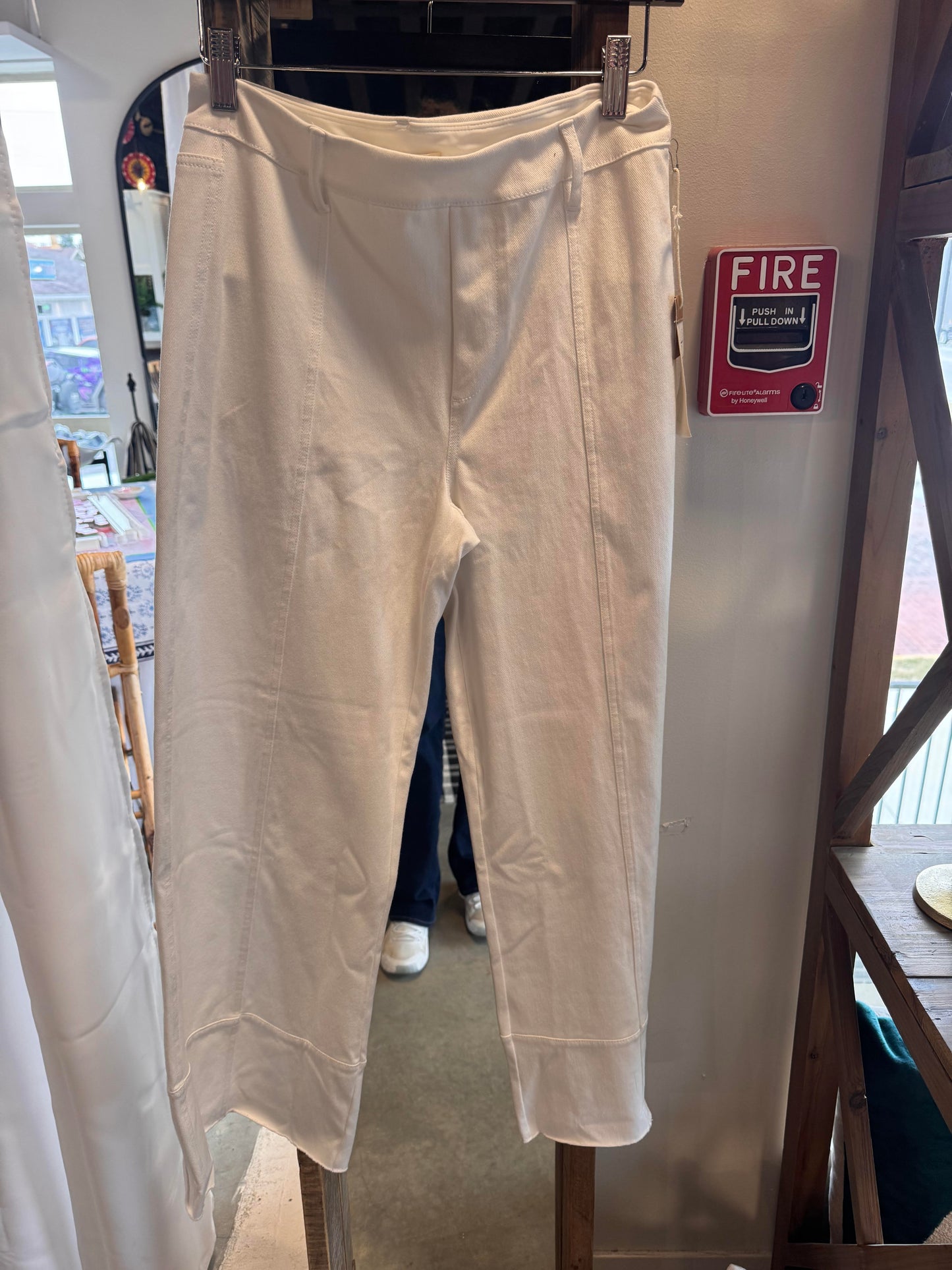 Escape Knit White Denim Flood Jean