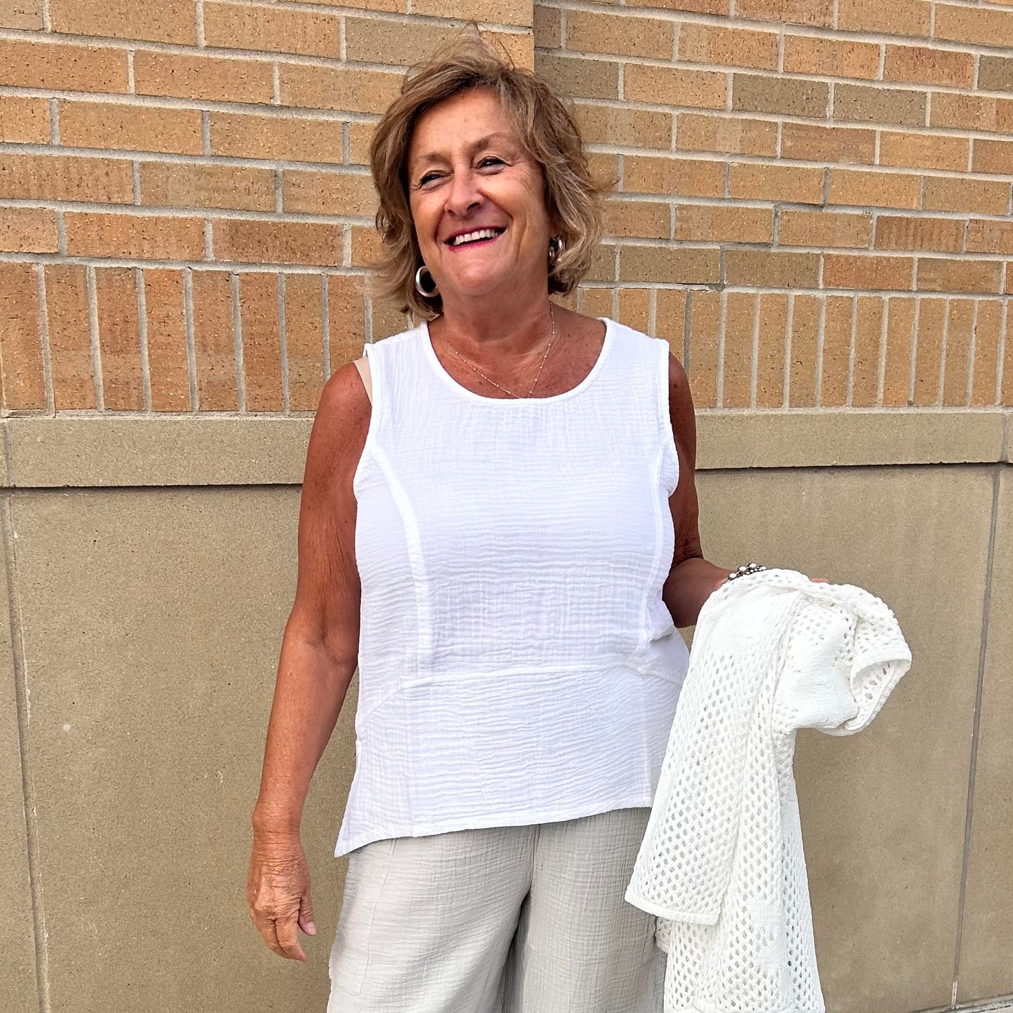 Escape White Gauze Seamed Tank